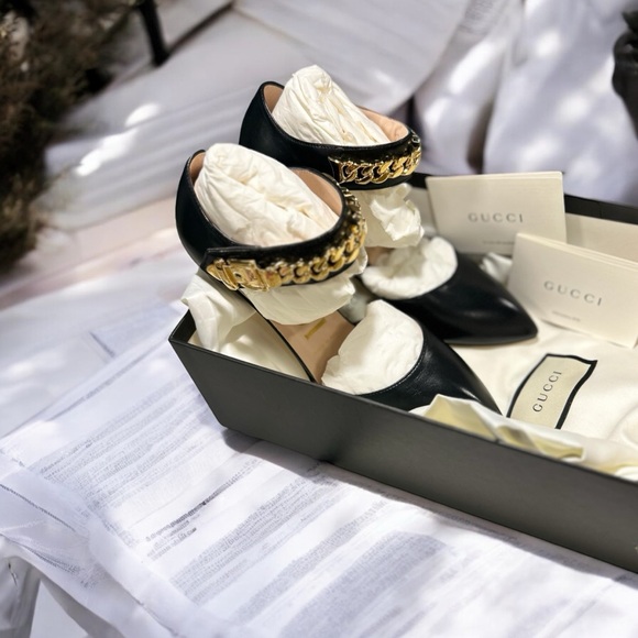 Gucci Sylvie Chain Pumps - Picture 6 of 13